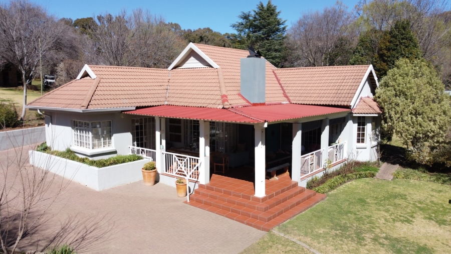 5 Bedroom Property for Sale in Clarens Free State